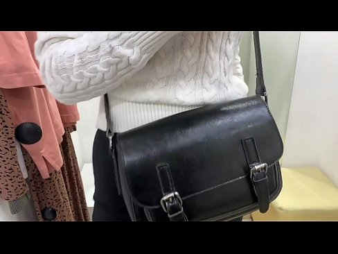 ❤️ Masturbação pública da jovem cadela FeralBerry com um dildo no provador ❤️ Porno vk em nós ❌❤
